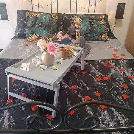 Jolie Maison De Village Capendu Zewnętrze zdjęcie
