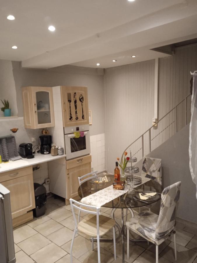 Jolie Maison De Village Capendu Zewnętrze zdjęcie
