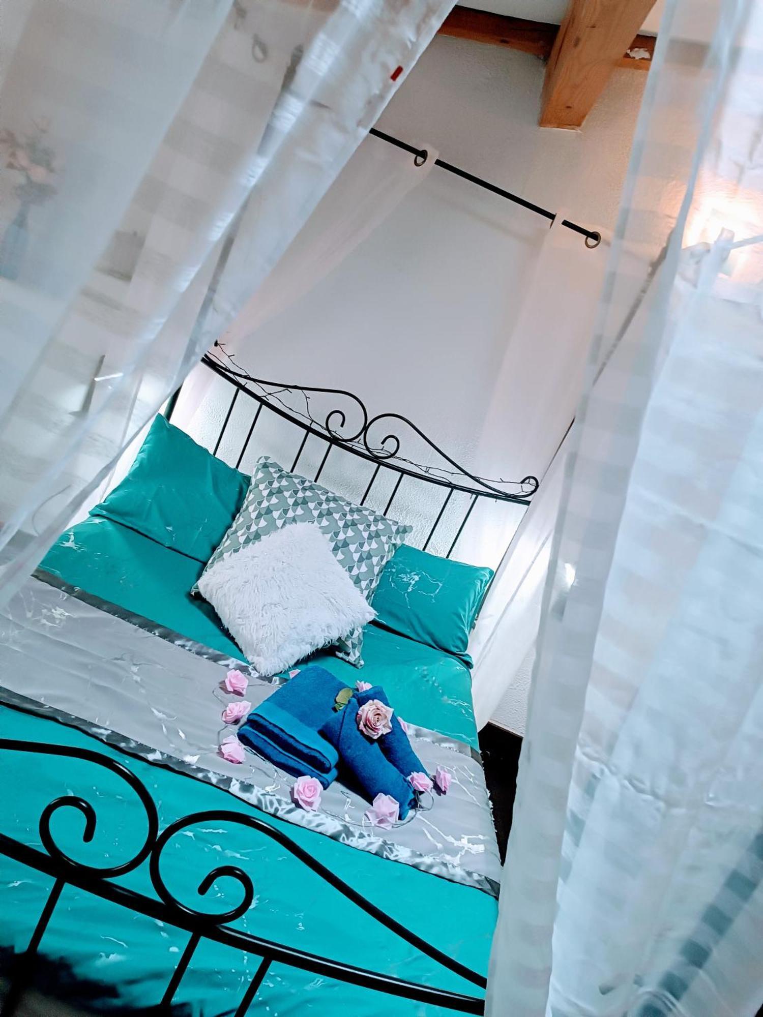 Jolie Maison De Village Capendu Zewnętrze zdjęcie