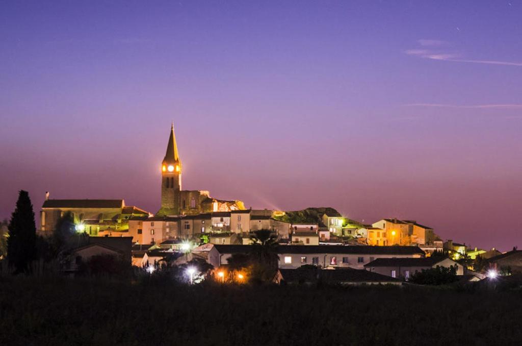 Jolie Maison De Village Capendu Zewnętrze zdjęcie
