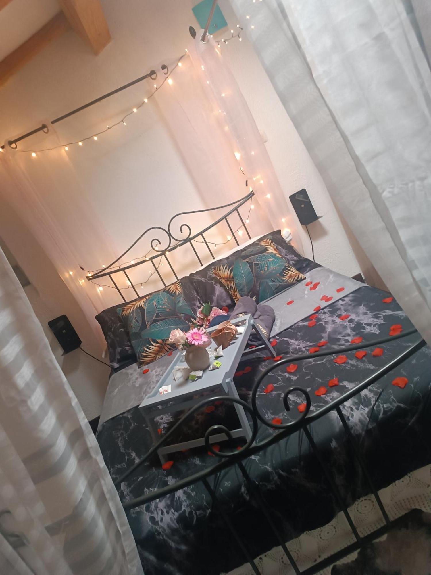 Jolie Maison De Village Capendu Zewnętrze zdjęcie