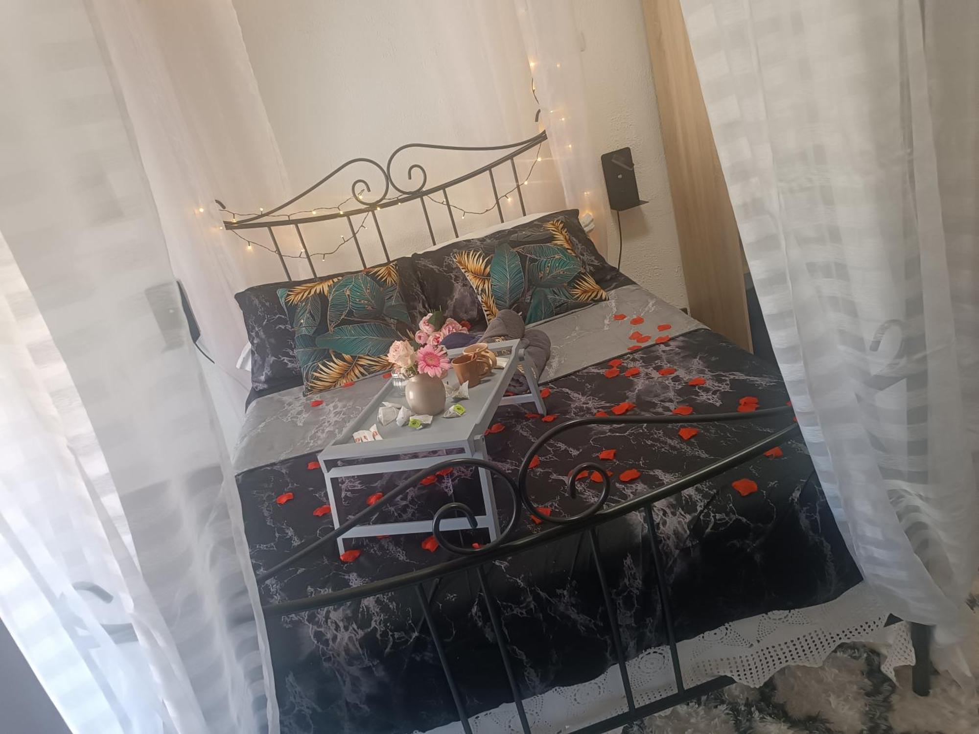 Jolie Maison De Village Capendu Zewnętrze zdjęcie